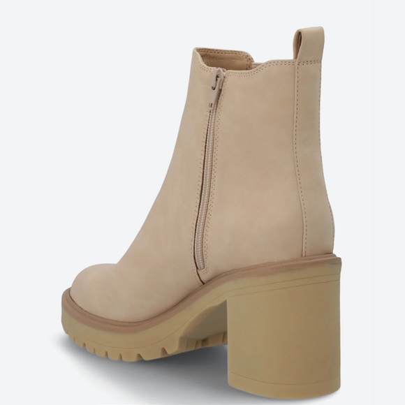 NEW DV by Dolce Vita Juliet Lug Bootie in Beige - Size 10 - Picture 3 of 13